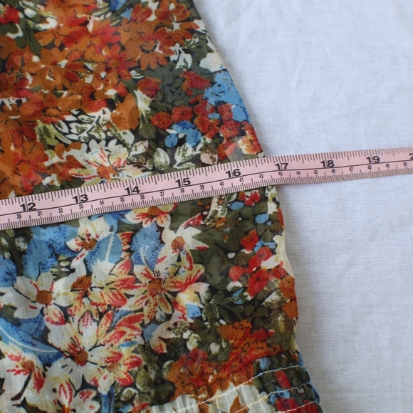 M and S sheer flower crop top. Size small/medium - Picture 5 of 6